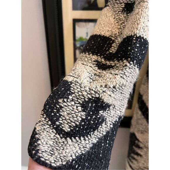 Lucky Brand Black & Cream Tribal Blanket Print sz M EUC - Picture 3 of 7